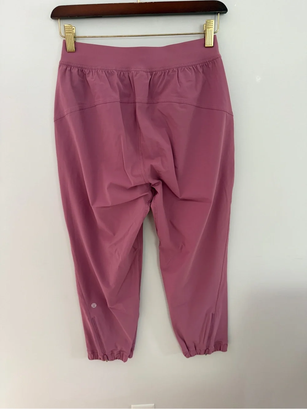 Lululemon Adapted State HR Cropped Jogger Size 4 NWT